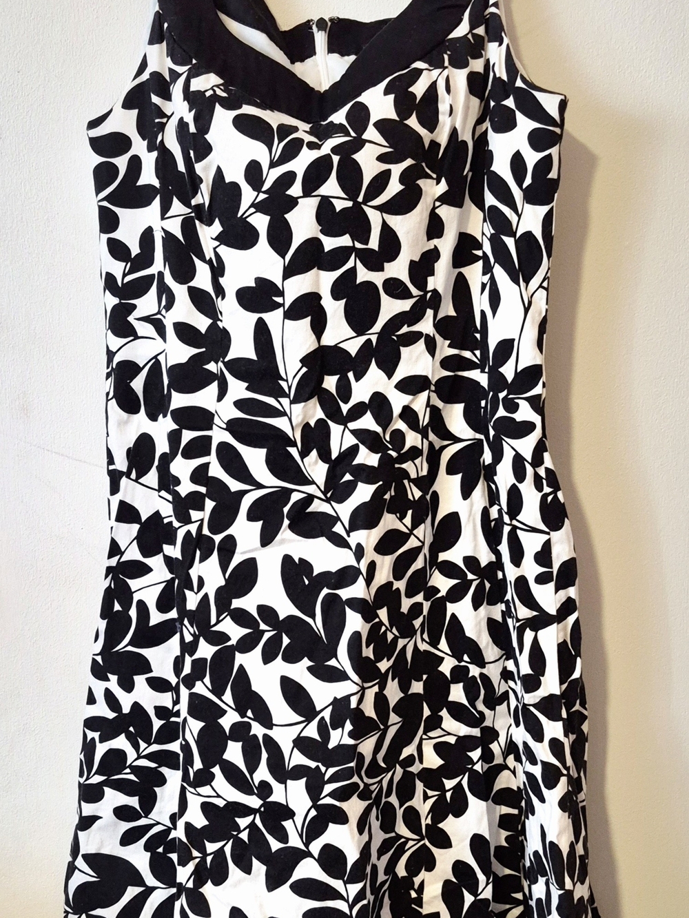 Black & White Leaf-Print Cold-Shoulder Midi Dress